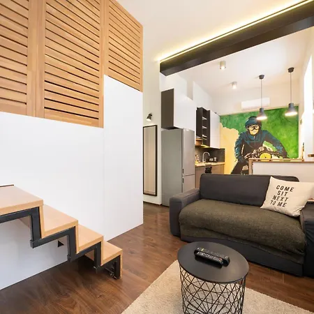 Park Corner Loft Near Heroes' Square *
